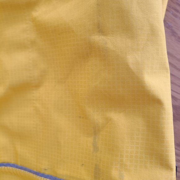 High vis  Gore-tex performance jacket. - Picture 10 of 10